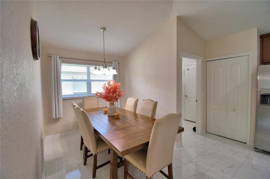 Activo con contrato: $325,990 (3 camas, 2 baños, 1619 Pies cuadrados)