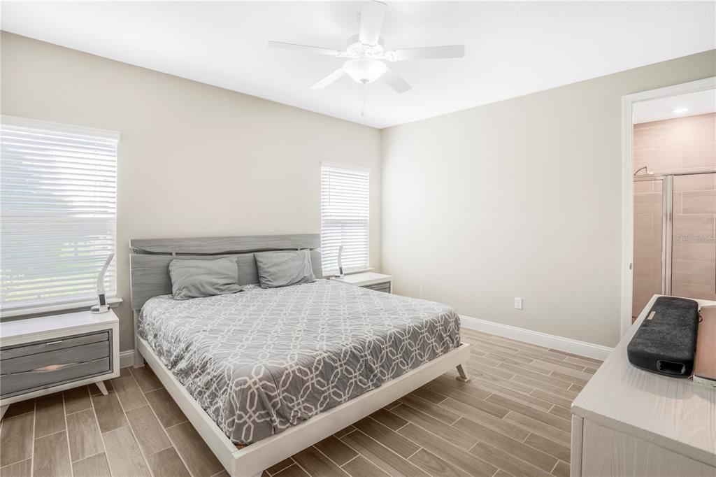 En Venta: $499,999 (4 camas, 2 baños, 1866 Pies cuadrados)