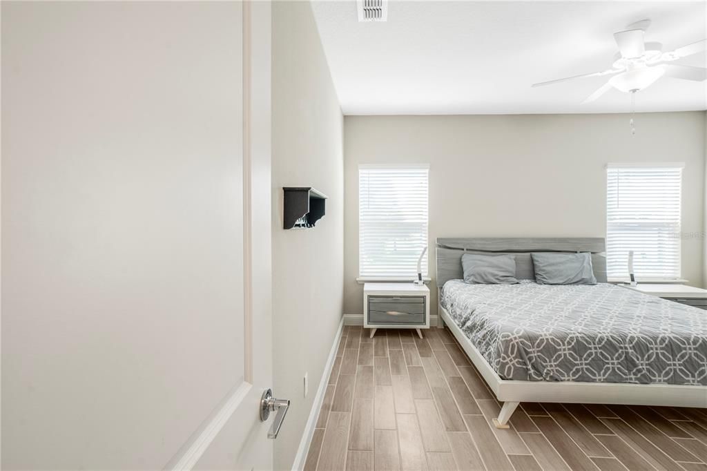 En Venta: $499,999 (4 camas, 2 baños, 1866 Pies cuadrados)