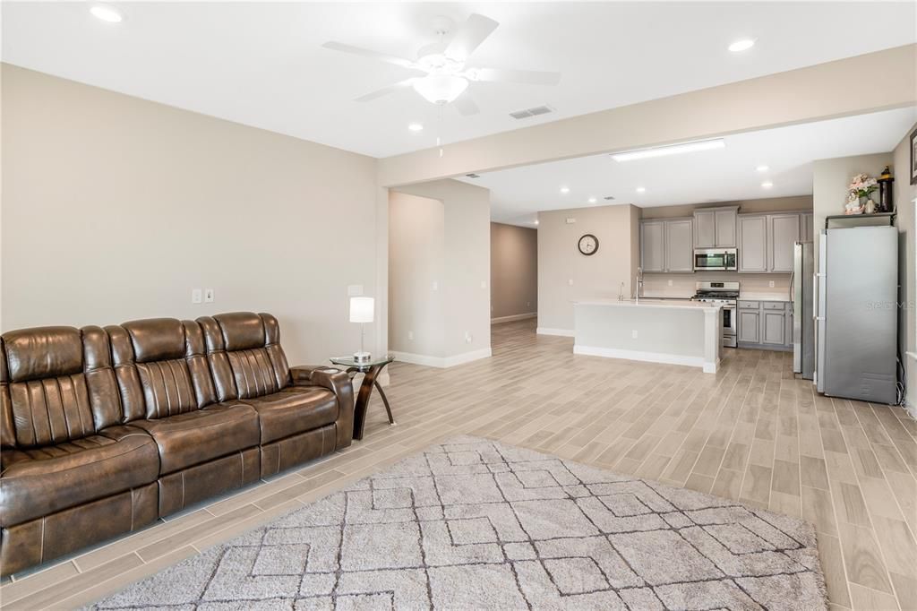 En Venta: $499,999 (4 camas, 2 baños, 1866 Pies cuadrados)