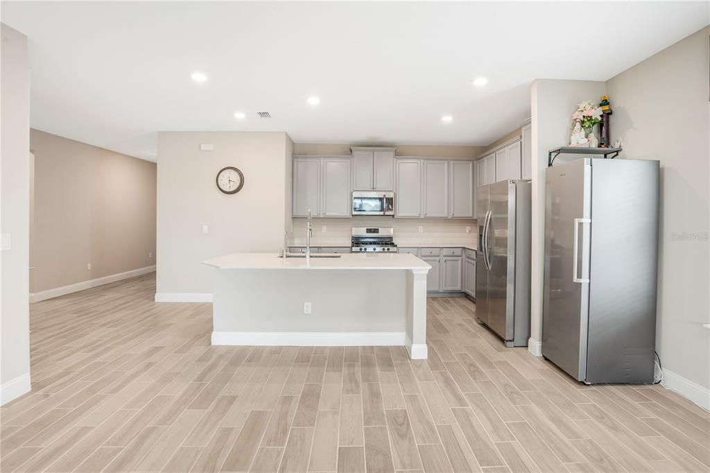 En Venta: $499,999 (4 camas, 2 baños, 1866 Pies cuadrados)