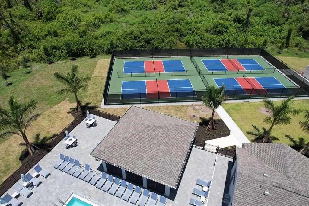 For Rent: $2,550 (4 beds, 3 baths, 2027 Square Feet)