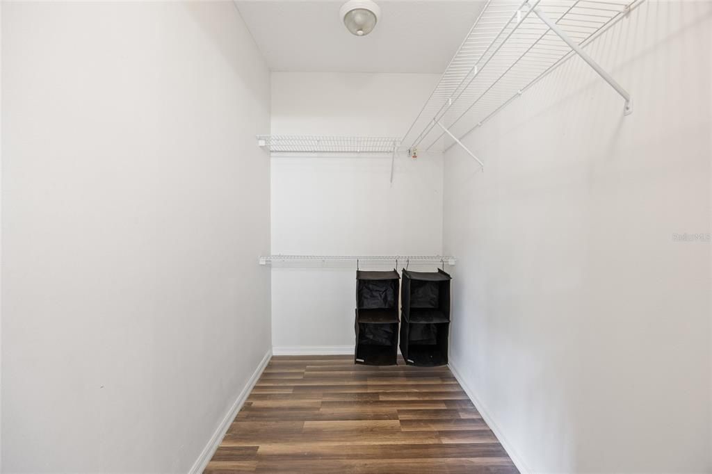 Под контрактом: $474,900 (4 спален, 2 ванн, 1867 Квадратных фут)