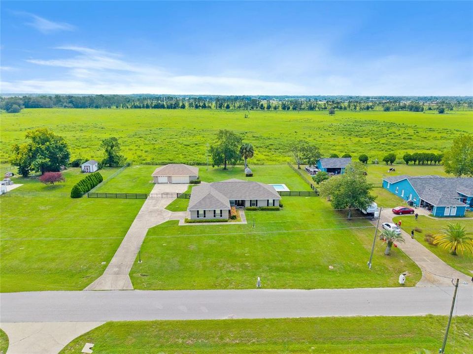 Под контрактом: $474,900 (4 спален, 2 ванн, 1867 Квадратных фут)