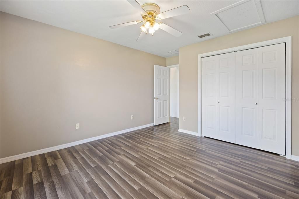 Под контрактом: $474,900 (4 спален, 2 ванн, 1867 Квадратных фут)