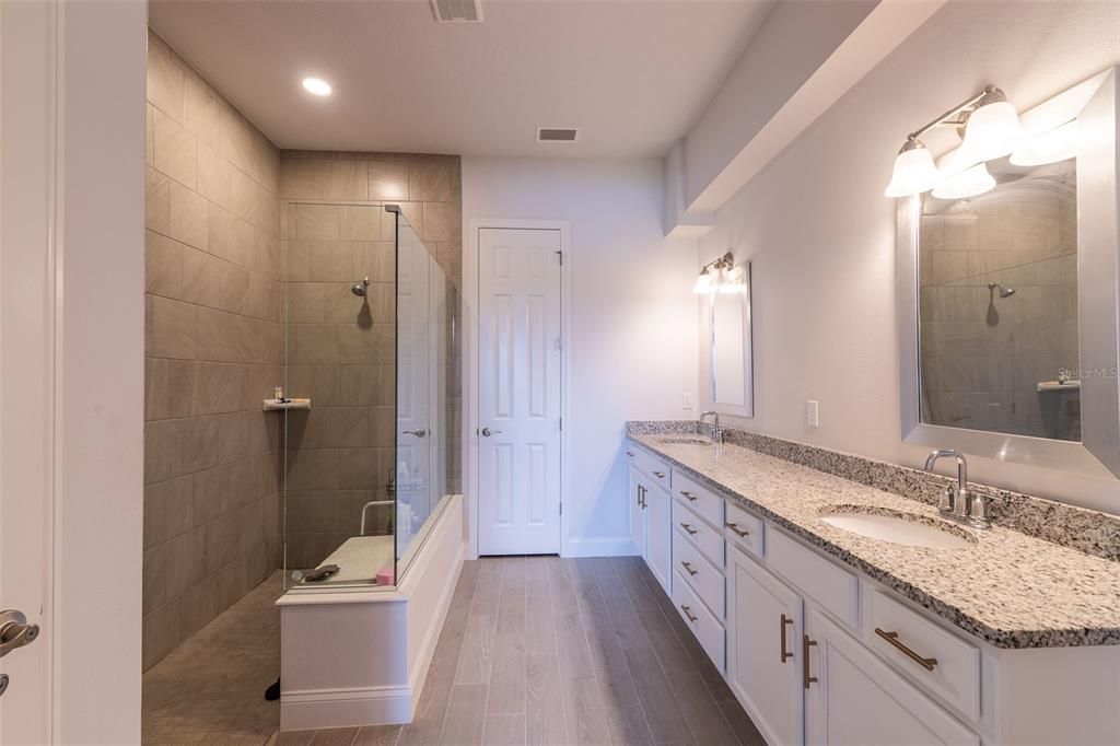 For Sale: $624,900 (4 beds, 3 baths, 2352 Square Feet)