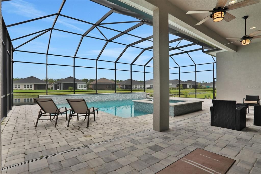 En Venta: $749,000 (4 camas, 3 baños, 2560 Pies cuadrados)