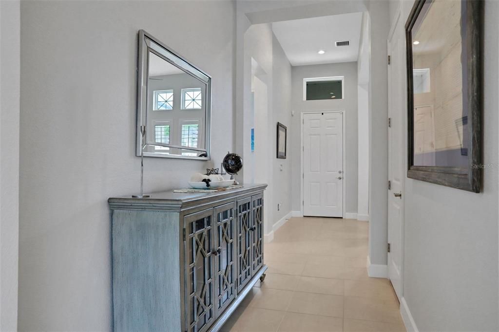 En Venta: $749,000 (4 camas, 3 baños, 2560 Pies cuadrados)