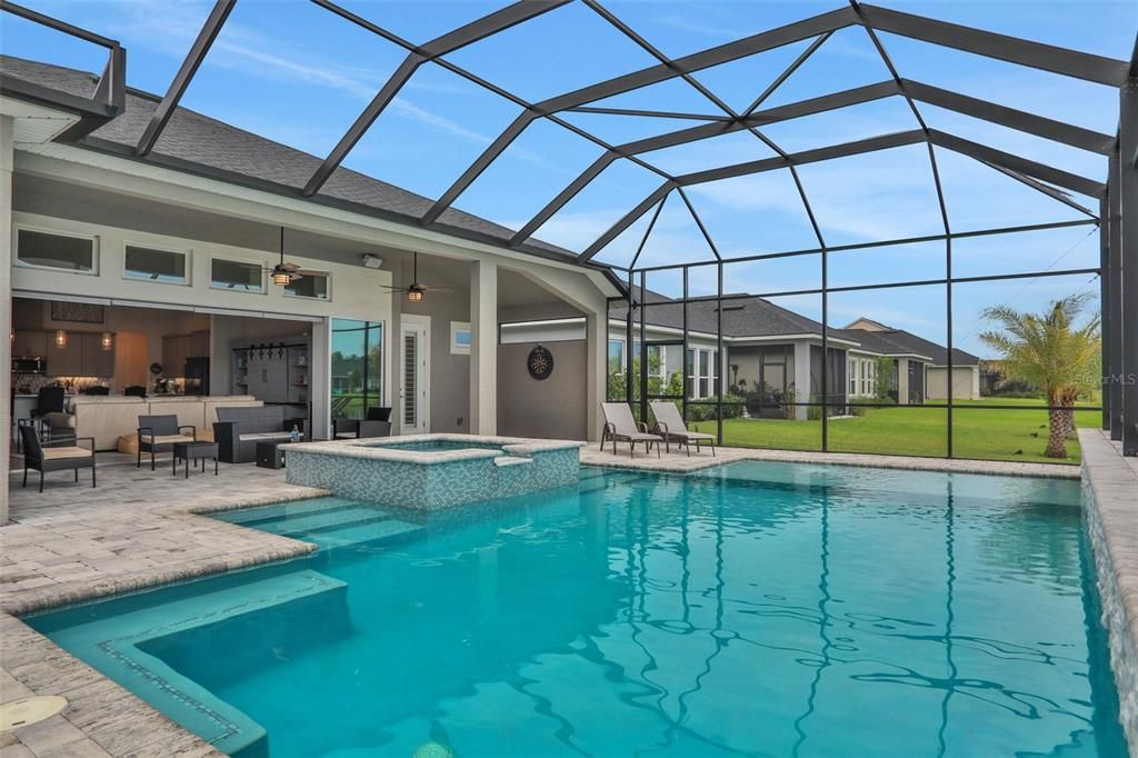 En Venta: $749,000 (4 camas, 3 baños, 2560 Pies cuadrados)