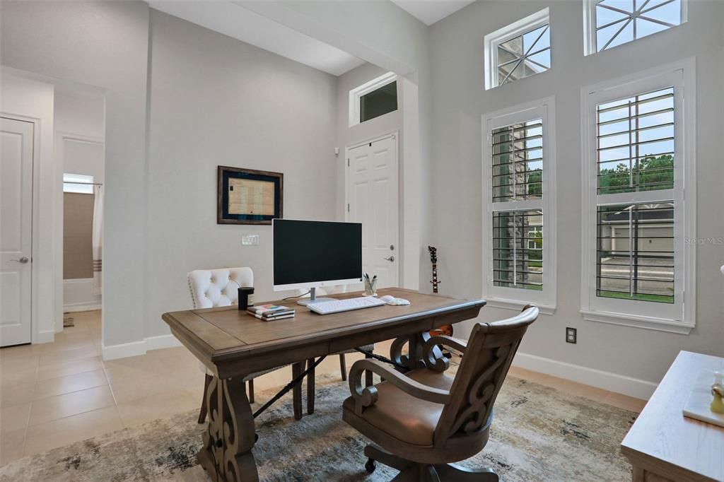 En Venta: $749,000 (4 camas, 3 baños, 2560 Pies cuadrados)