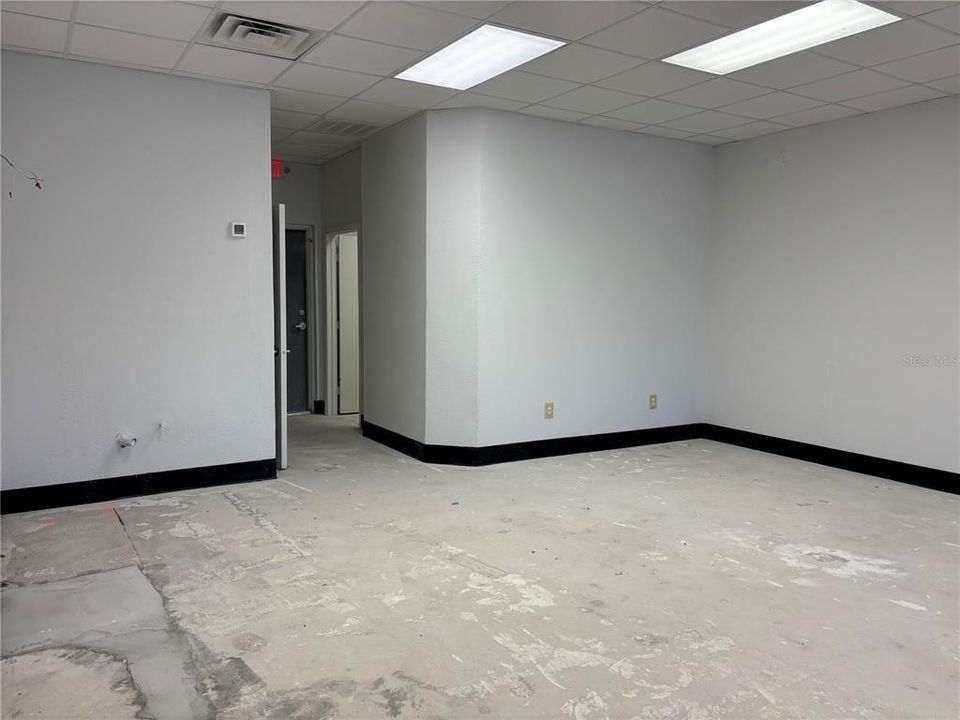 На продажу: $21,000 (0 спален, 0 ванн, 1050 Квадратных фут)