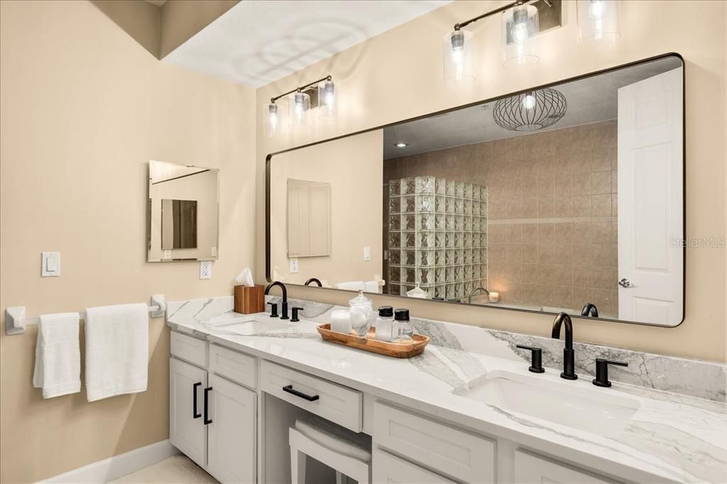 For Sale: $725,000 (3 beds, 3 baths, 2325 Square Feet)