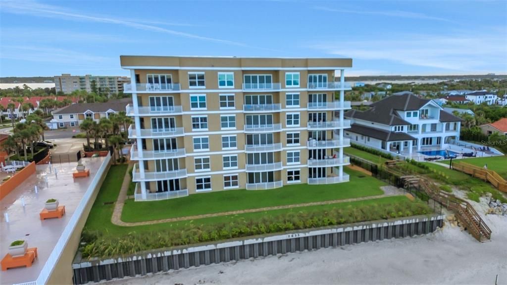 For Sale: $725,000 (3 beds, 3 baths, 2325 Square Feet)