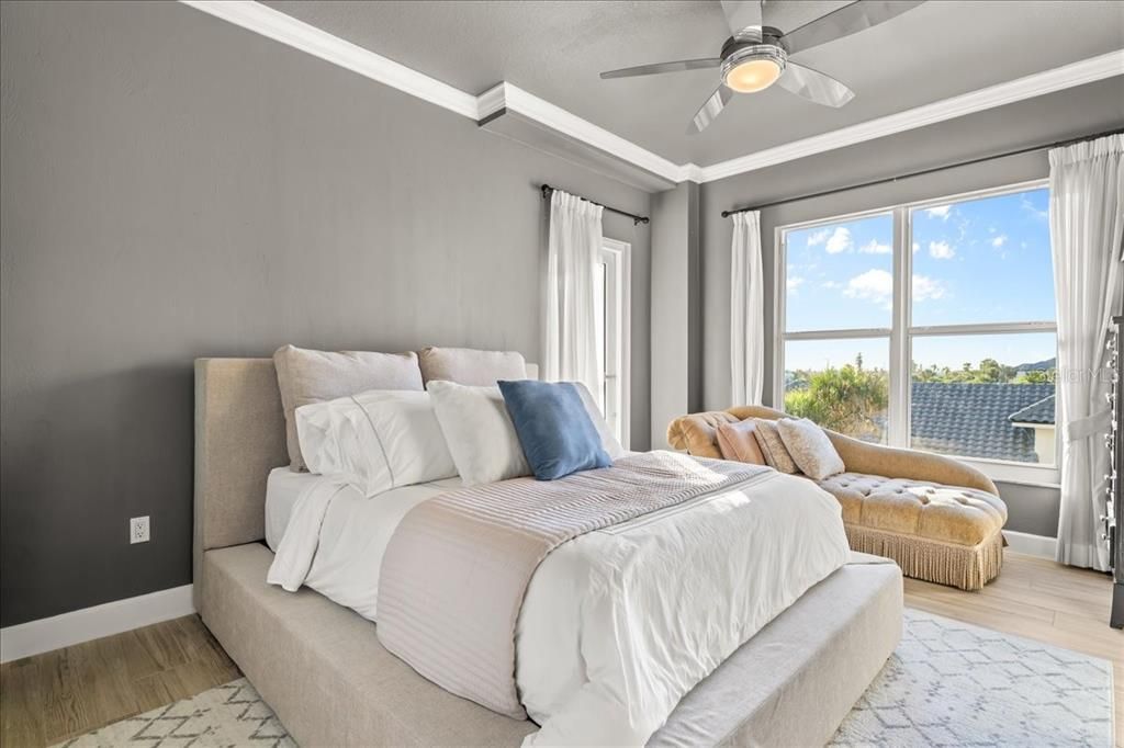 For Sale: $725,000 (3 beds, 3 baths, 2325 Square Feet)