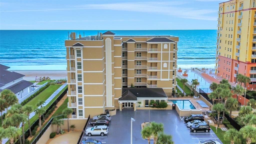 For Sale: $725,000 (3 beds, 3 baths, 2325 Square Feet)