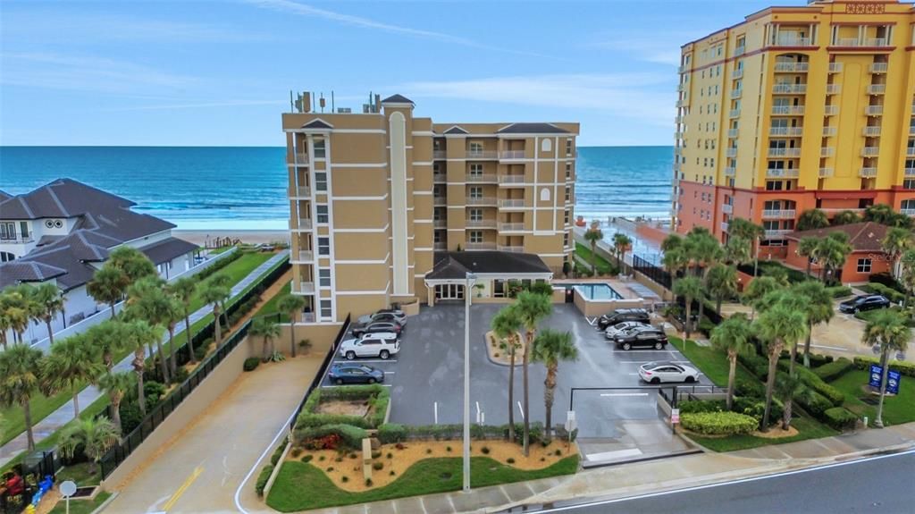 For Sale: $725,000 (3 beds, 3 baths, 2325 Square Feet)