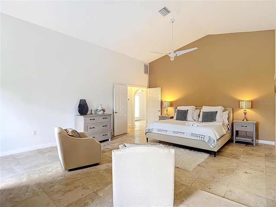 En Venta: $660,000 (3 camas, 2 baños, 2948 Pies cuadrados)