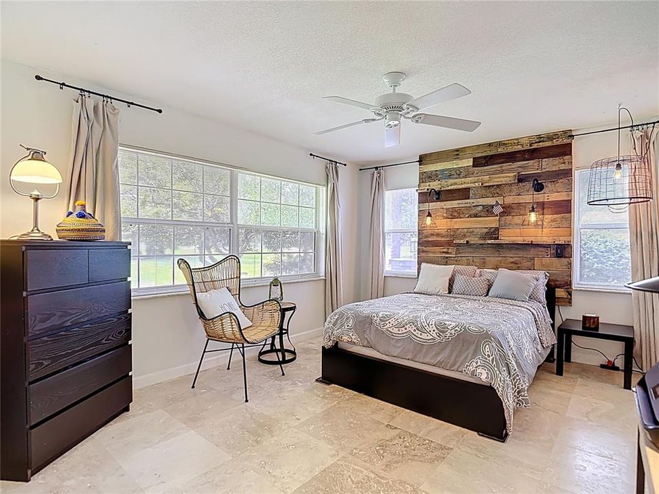 En Venta: $660,000 (3 camas, 2 baños, 2948 Pies cuadrados)