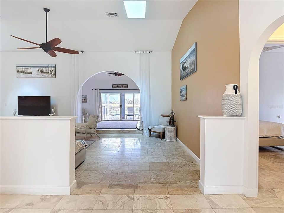 En Venta: $660,000 (3 camas, 2 baños, 2948 Pies cuadrados)