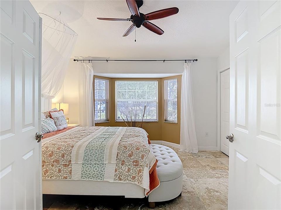 En Venta: $660,000 (3 camas, 2 baños, 2948 Pies cuadrados)