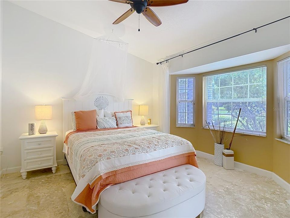 En Venta: $660,000 (3 camas, 2 baños, 2948 Pies cuadrados)