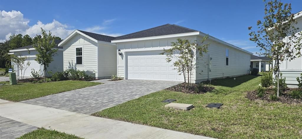 Под контрактом: $384,990 (4 спален, 3 ванн, 2192 Квадратных фут)