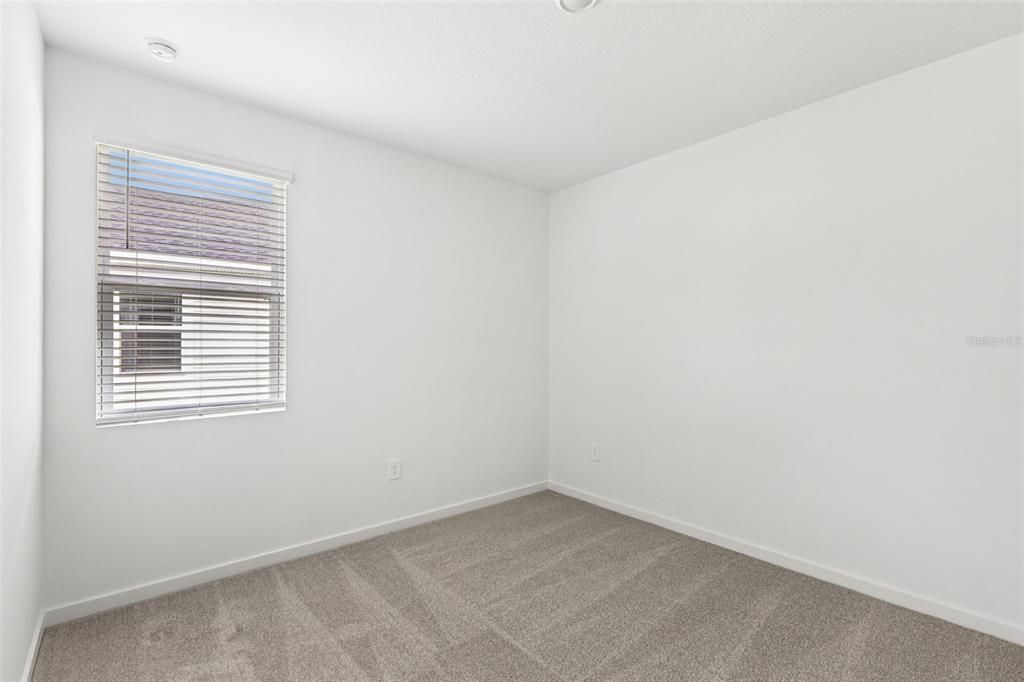 Под контрактом: $384,990 (4 спален, 3 ванн, 2192 Квадратных фут)