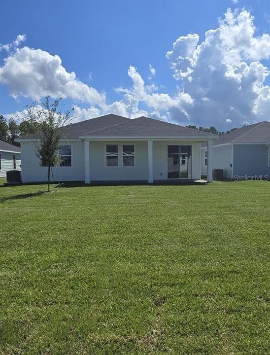 Под контрактом: $384,990 (4 спален, 3 ванн, 2192 Квадратных фут)