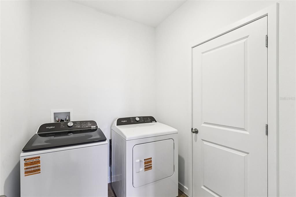 Под контрактом: $384,990 (4 спален, 3 ванн, 2192 Квадратных фут)