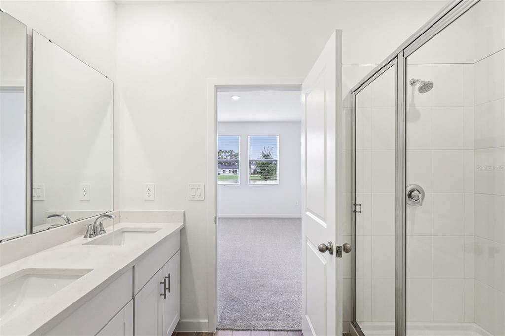 Под контрактом: $384,990 (4 спален, 3 ванн, 2192 Квадратных фут)