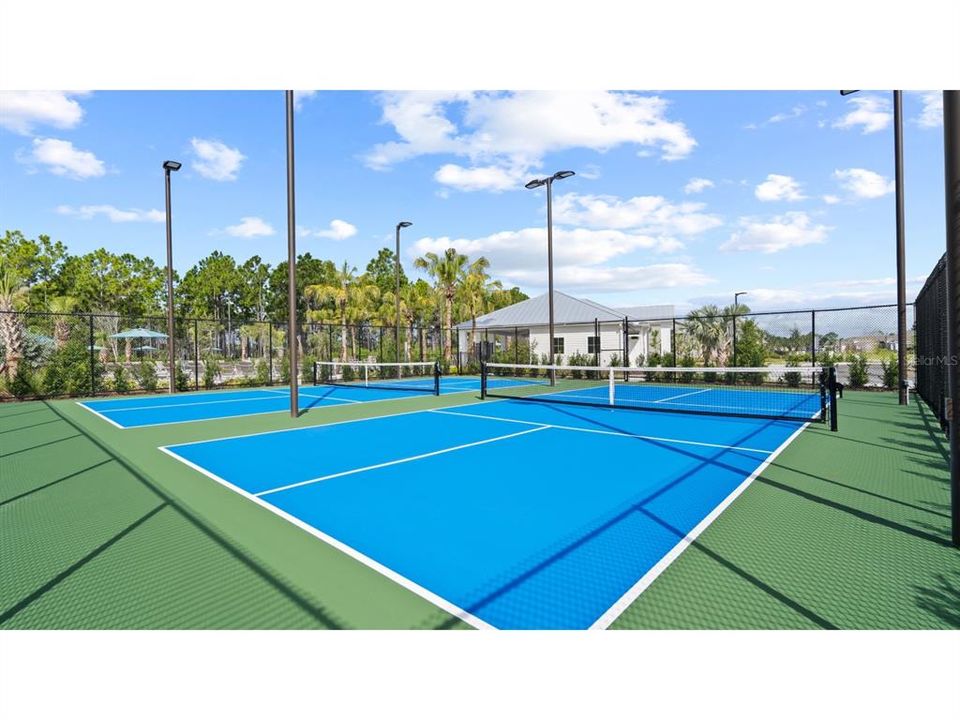 Под контрактом: $384,990 (4 спален, 3 ванн, 2192 Квадратных фут)