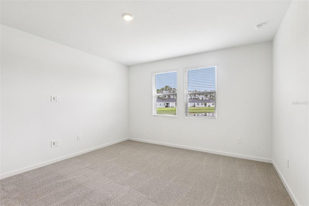 Под контрактом: $384,990 (4 спален, 3 ванн, 2192 Квадратных фут)