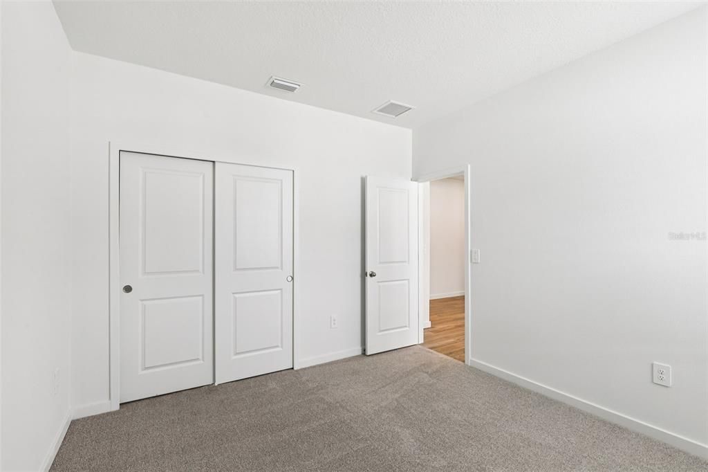 Под контрактом: $384,990 (4 спален, 3 ванн, 2192 Квадратных фут)