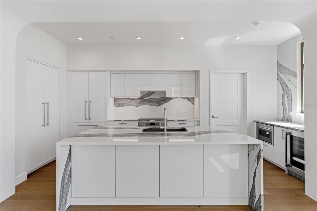 待售: $2,287,000 (3 贝兹, 3 浴室, 2156 平方英尺)