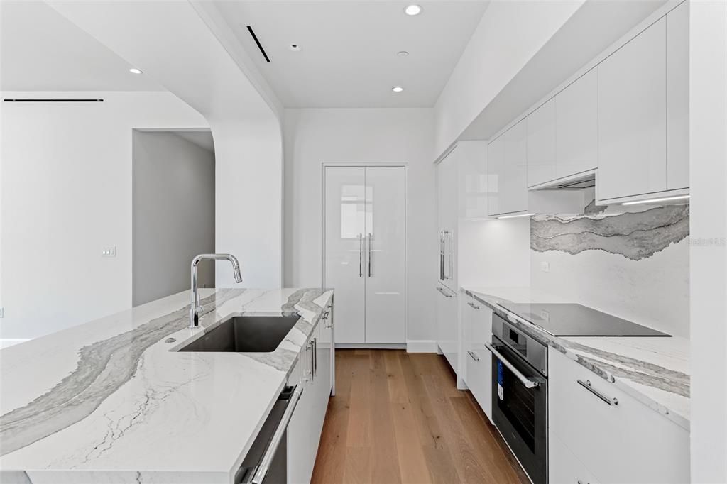 待售: $2,287,000 (3 贝兹, 3 浴室, 2156 平方英尺)