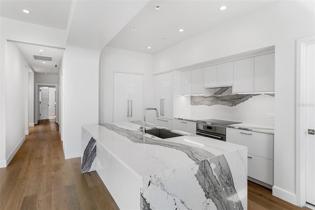 待售: $2,287,000 (3 贝兹, 3 浴室, 2156 平方英尺)