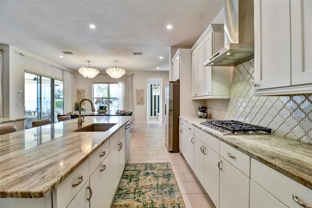 For Sale: $2,190,000 (6 beds, 6 baths, 4704 Square Feet)