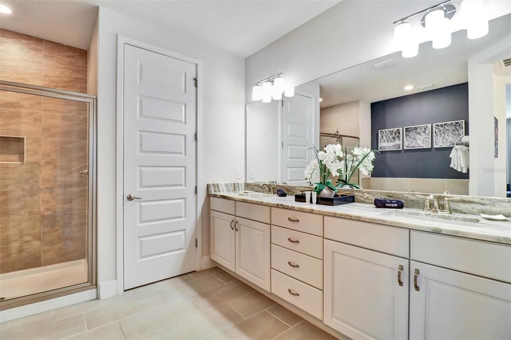 For Sale: $2,190,000 (6 beds, 6 baths, 4704 Square Feet)