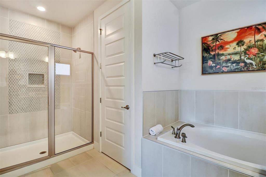 For Sale: $2,190,000 (6 beds, 6 baths, 4704 Square Feet)