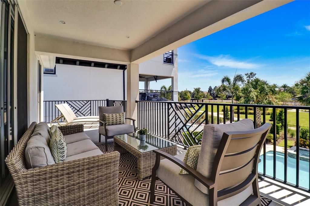 For Sale: $2,190,000 (6 beds, 6 baths, 4704 Square Feet)