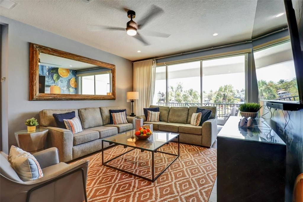 For Sale: $2,190,000 (6 beds, 6 baths, 4704 Square Feet)