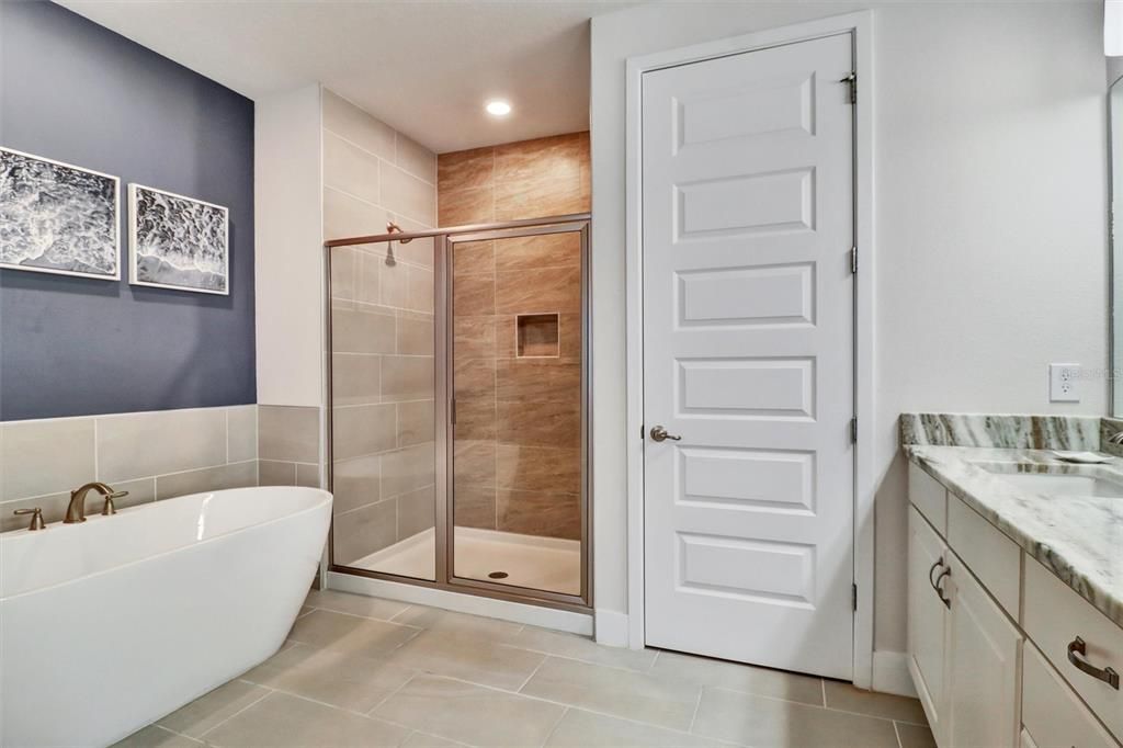 For Sale: $2,190,000 (6 beds, 6 baths, 4704 Square Feet)