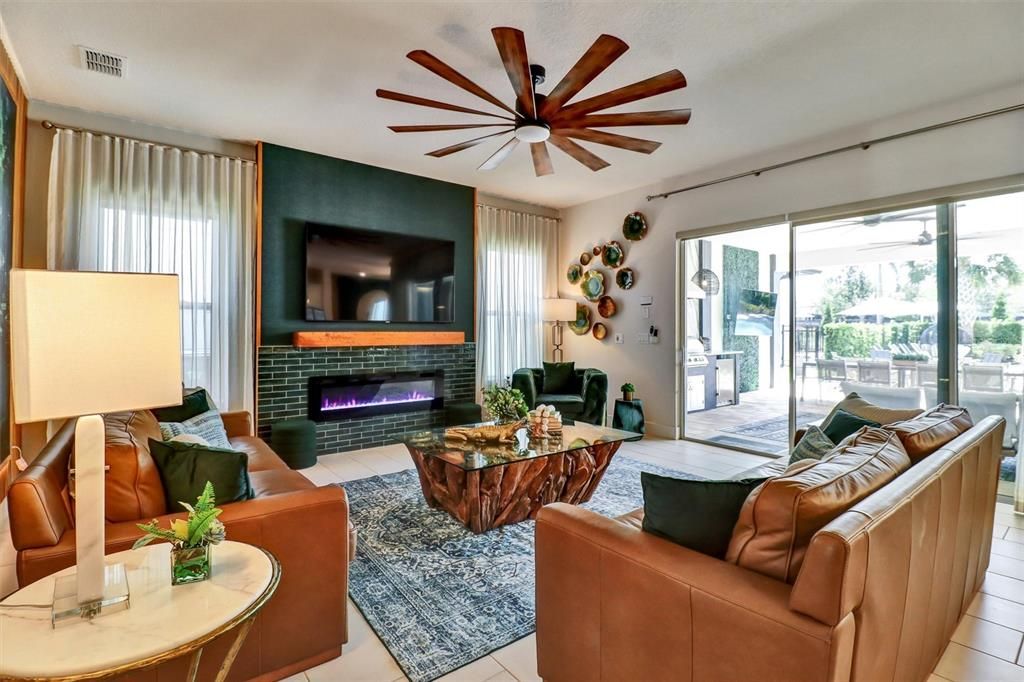 For Sale: $2,190,000 (6 beds, 6 baths, 4704 Square Feet)