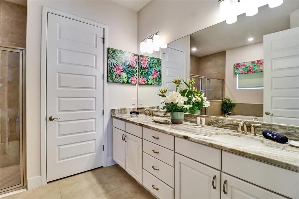 For Sale: $2,190,000 (6 beds, 6 baths, 4704 Square Feet)