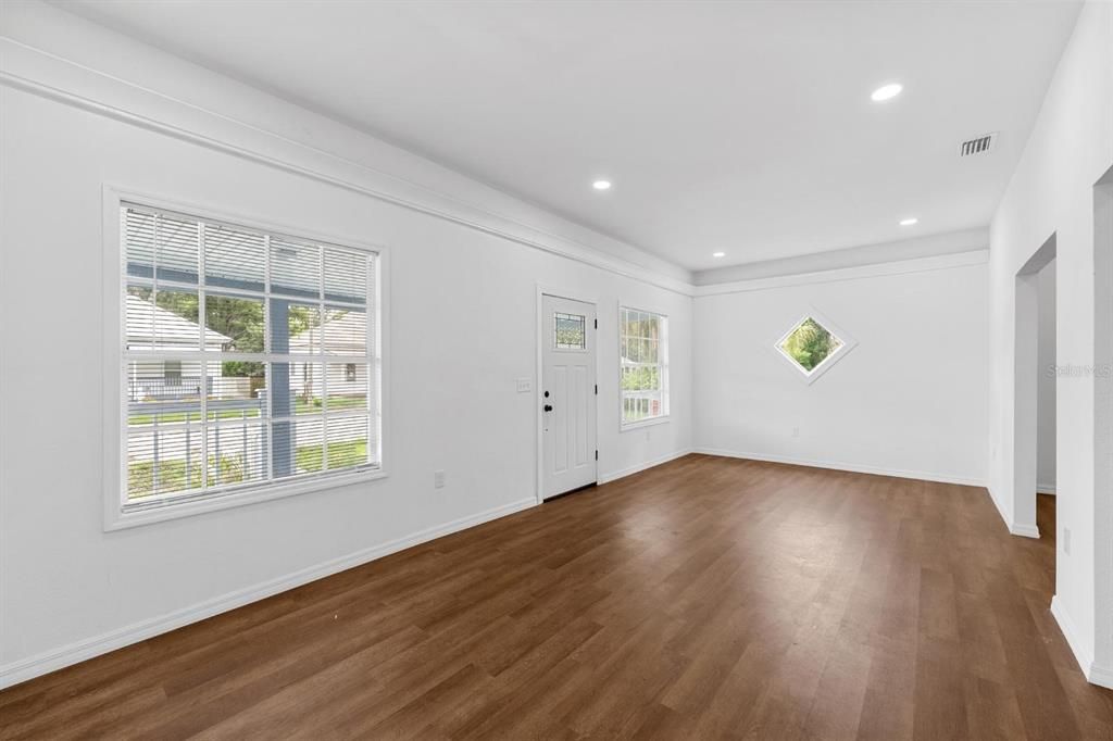 待售: $425,000 (5 贝兹, 3 浴室, 3061 平方英尺)