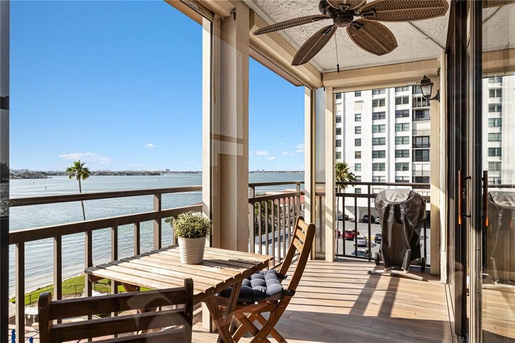 Active With Contract: $515,000 (2 beds, 2 baths, 1054 Square Feet)