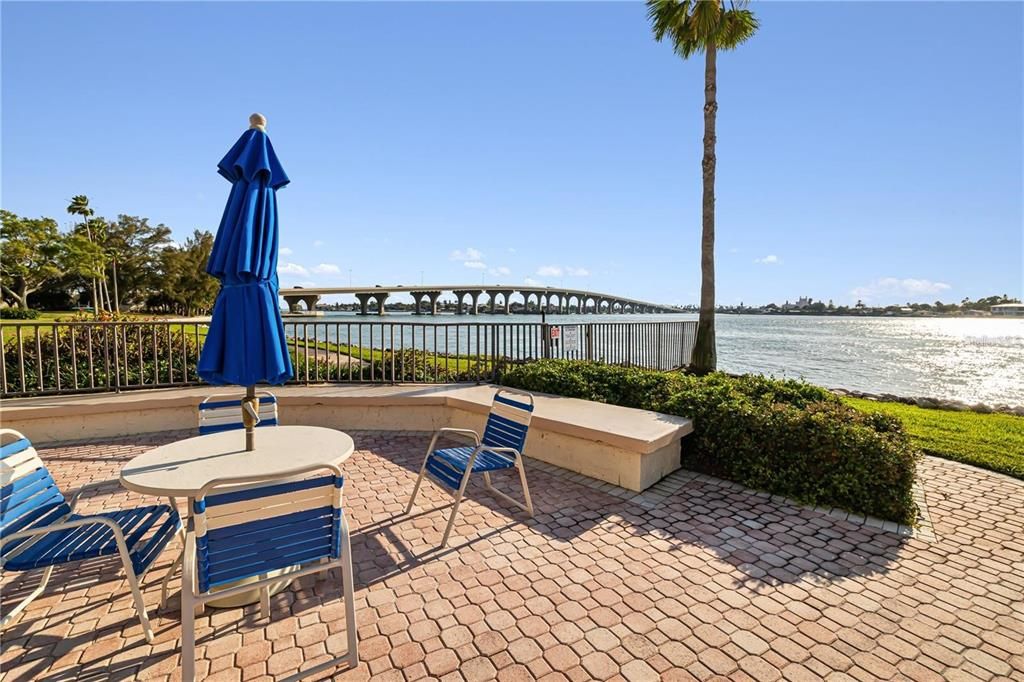 Active With Contract: $515,000 (2 beds, 2 baths, 1054 Square Feet)