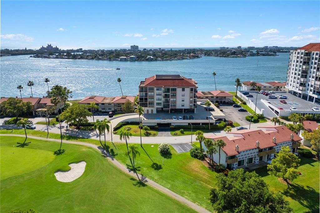 Active With Contract: $515,000 (2 beds, 2 baths, 1054 Square Feet)