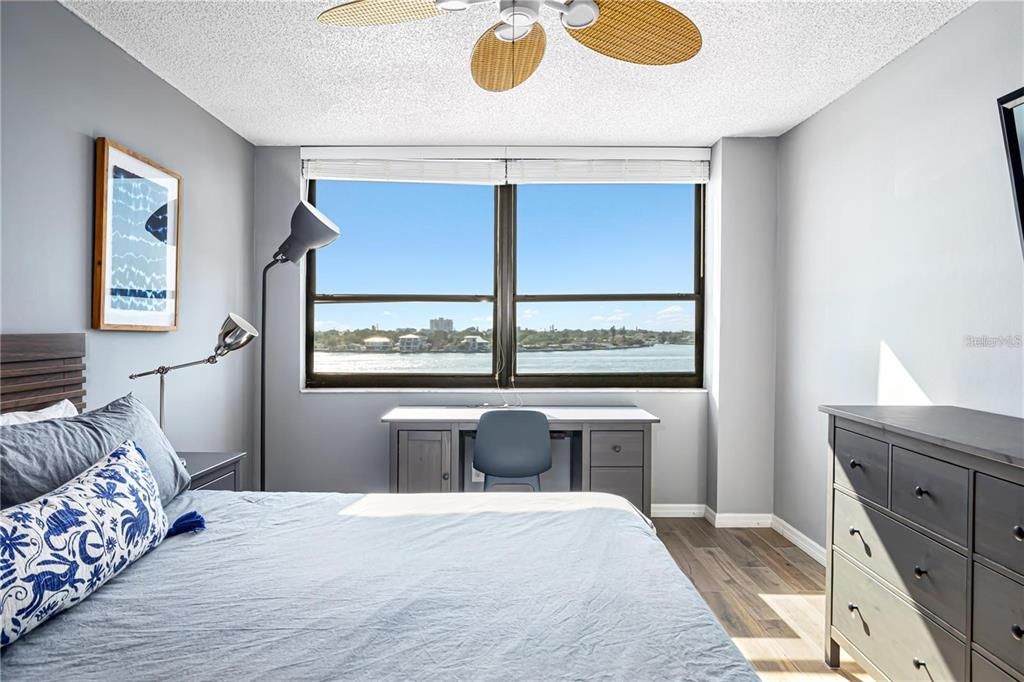 Active With Contract: $515,000 (2 beds, 2 baths, 1054 Square Feet)