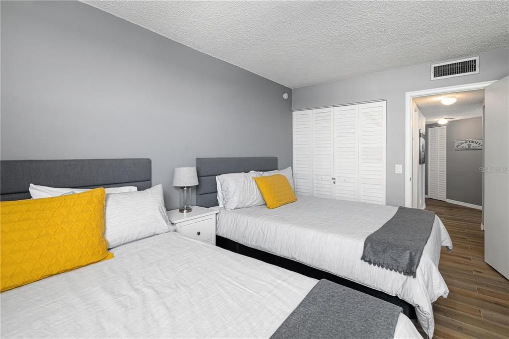 Active With Contract: $515,000 (2 beds, 2 baths, 1054 Square Feet)